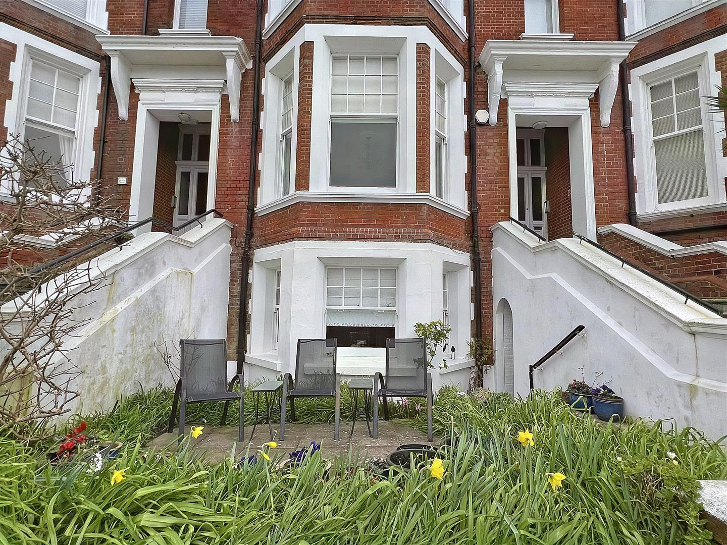 Property Details for 5 Chatsworth Gardens Eastbourne BN20 7JP Town